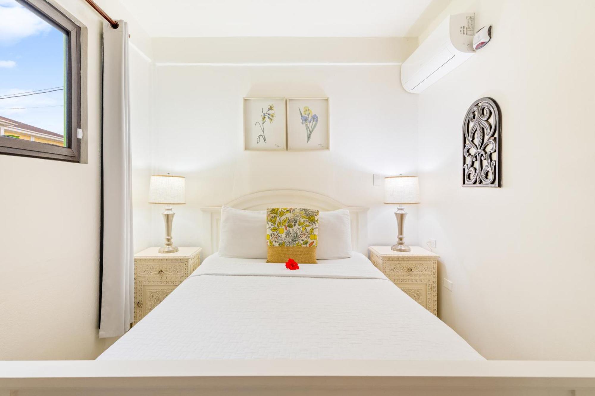 Coconut Row Boutique Hotel Hopkins Bagian luar foto