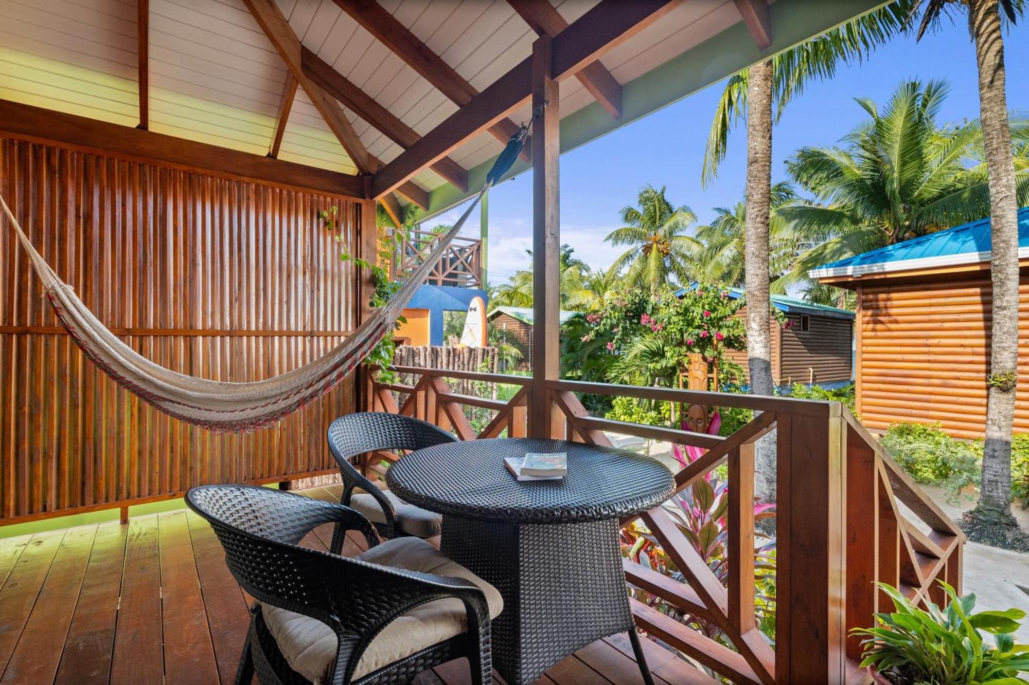 Coconut Row Boutique Hotel Hopkins Ruang foto