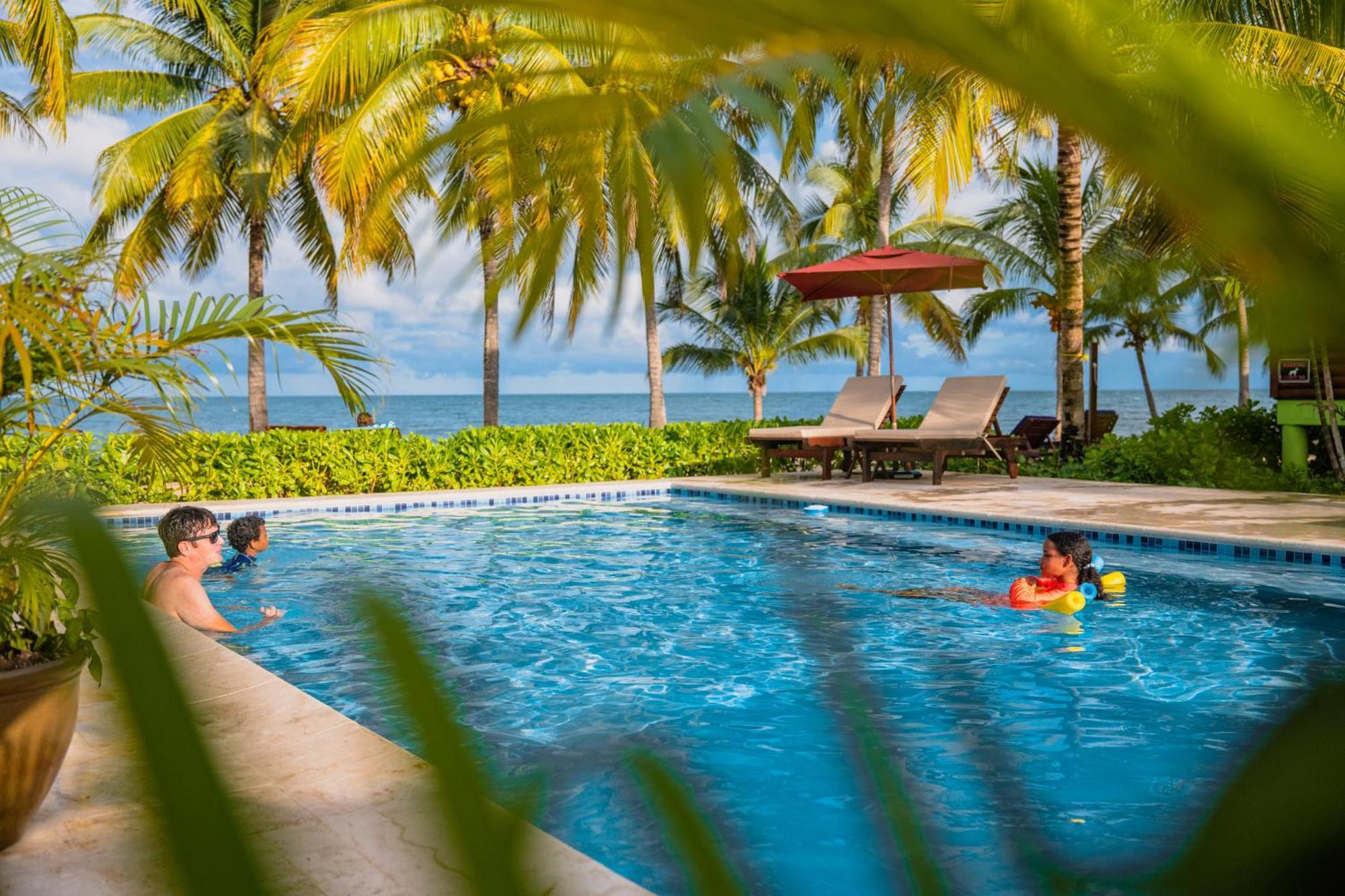 Coconut Row Boutique Hotel Hopkins Bagian luar foto